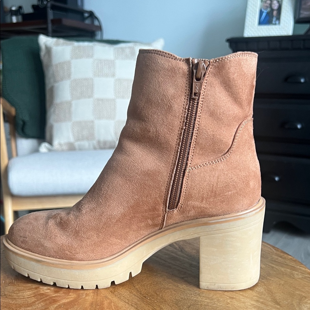 Universal Thread Light Brown Heeled Boots - Picture 3 of 3